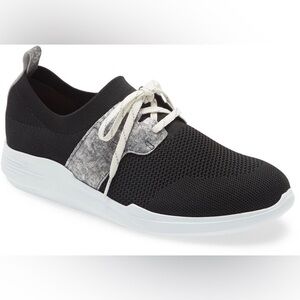 NWOT Munro American Sandi Sneaker in Black Size 7